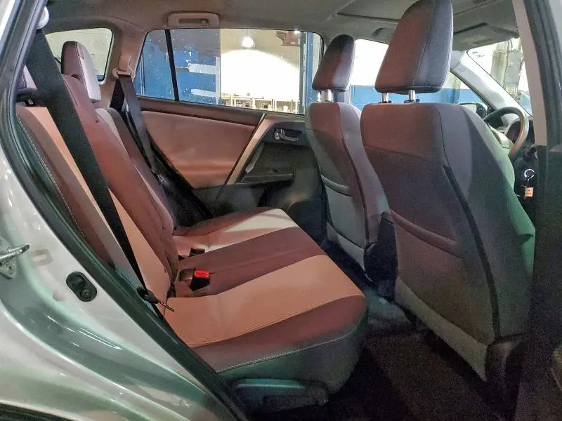 2015 TOYOTA RAV4 XLE  