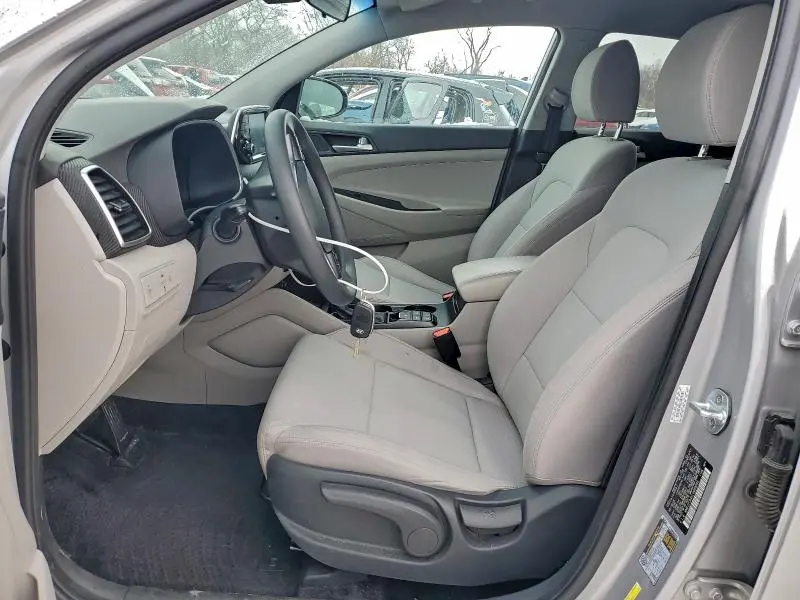 2020 HYUNDAI TUCSON SE  