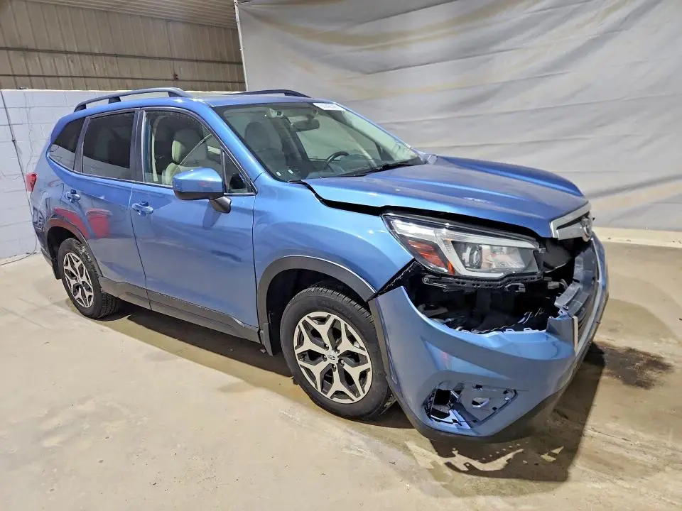 2019 SUBARU FORESTER PREMIUM  