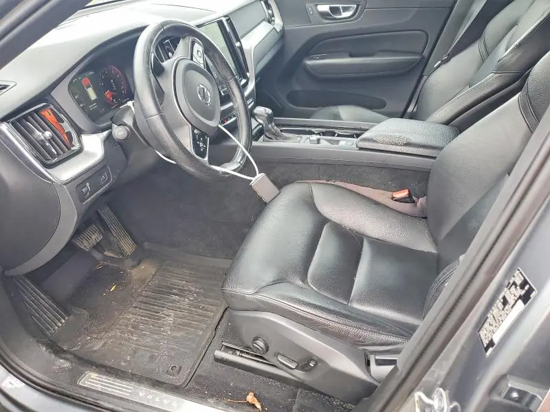 2018 VOLVO XC60 T5  