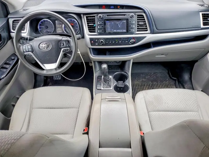 2019 TOYOTA HIGHLANDER LE  