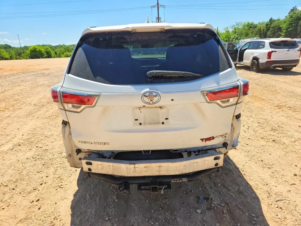 2016 TOYOTA HIGHLANDER XLE  