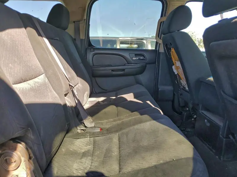 2011 CHEVROLET SUBURBAN K2500 LS  