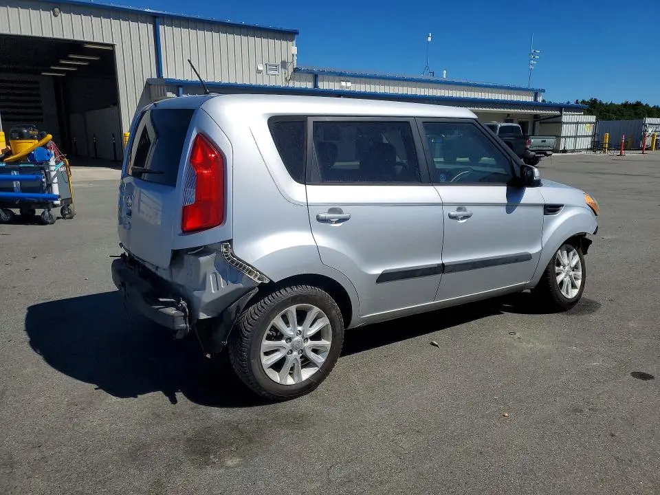 2013 KIA SOUL +  