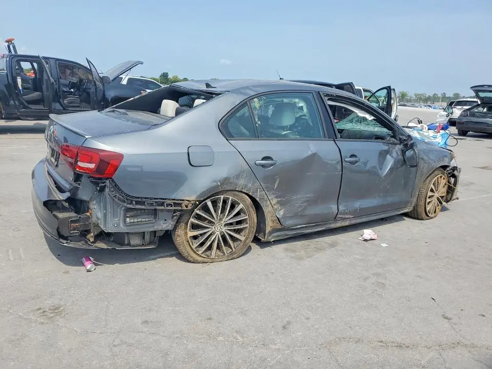 2016 VOLKSWAGEN JETTA SPORT  
