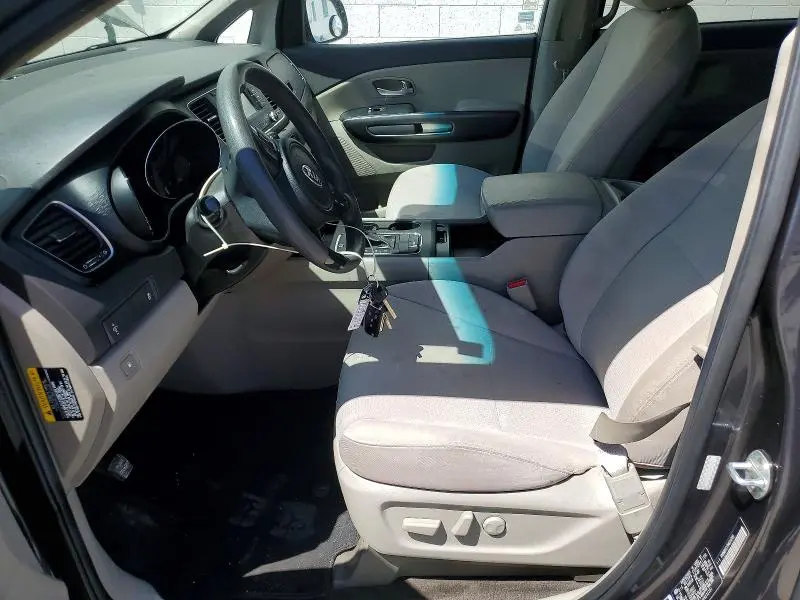 2017 KIA SEDONA LX  
