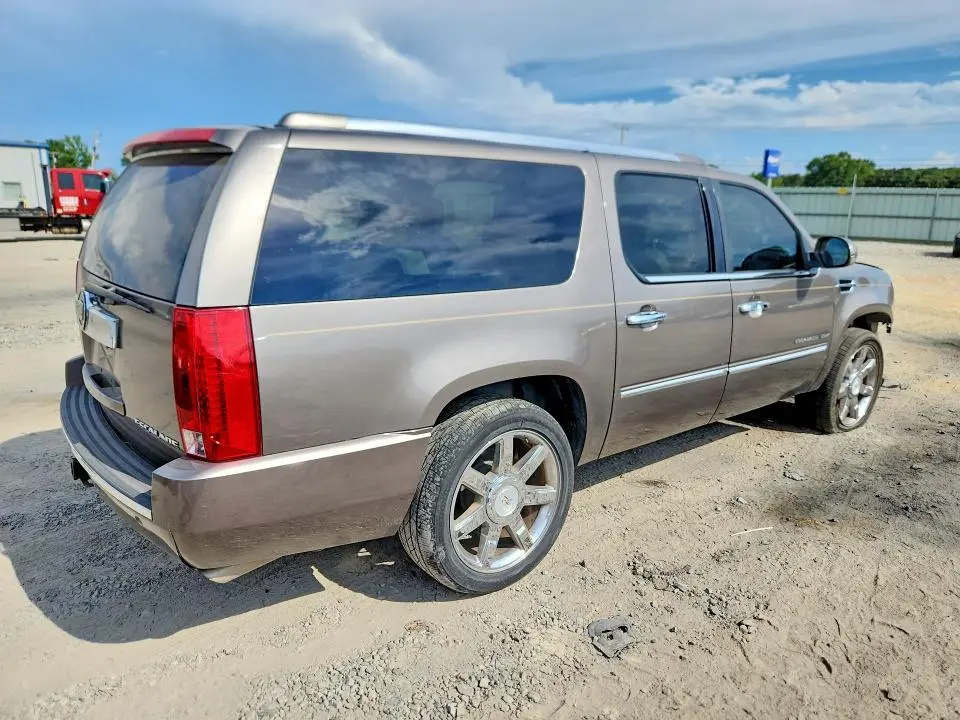 2011 CADILLAC ESCALADE ESV LUXURY  