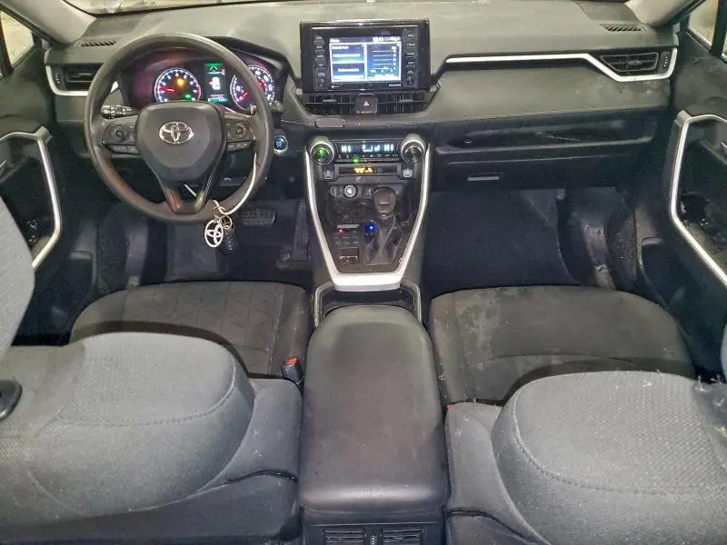 2021 TOYOTA RAV4 XLE  