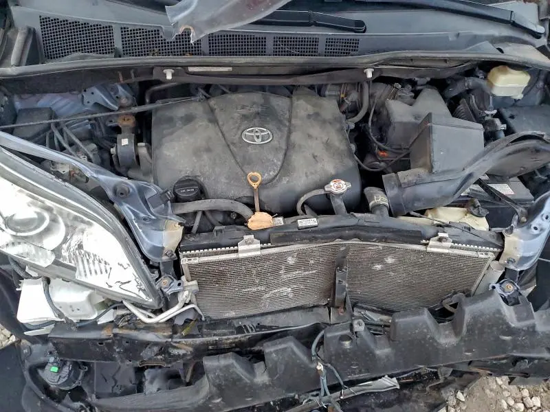 2017 TOYOTA SIENNA XLE  