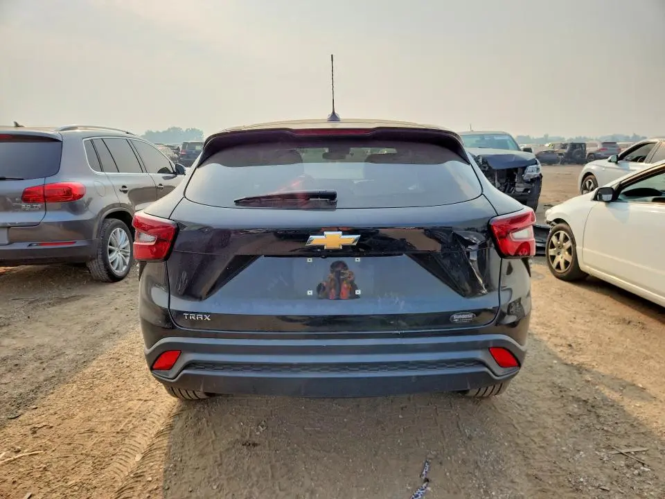 2024 CHEVROLET TRAX LS  