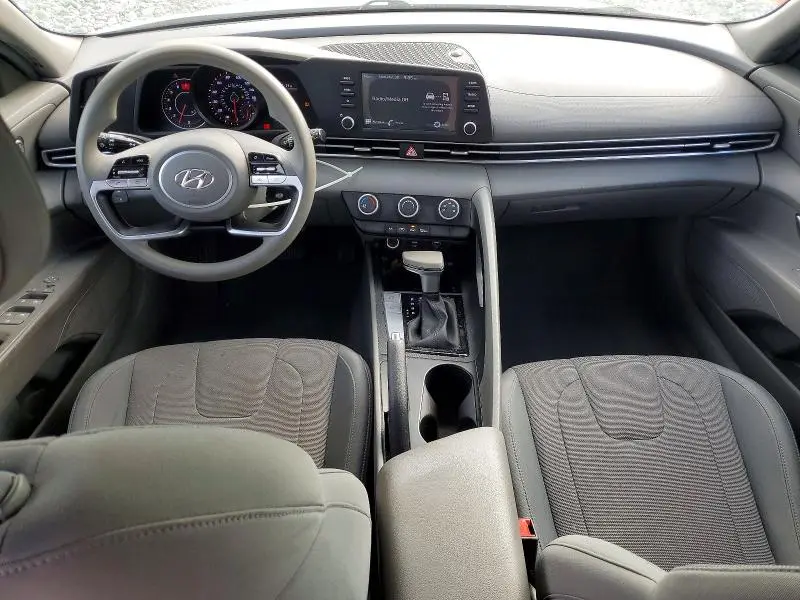 2021 HYUNDAI ELANTRA SE  