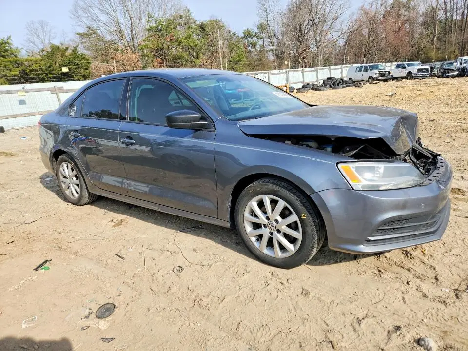 2015 VOLKSWAGEN JETTA SE  