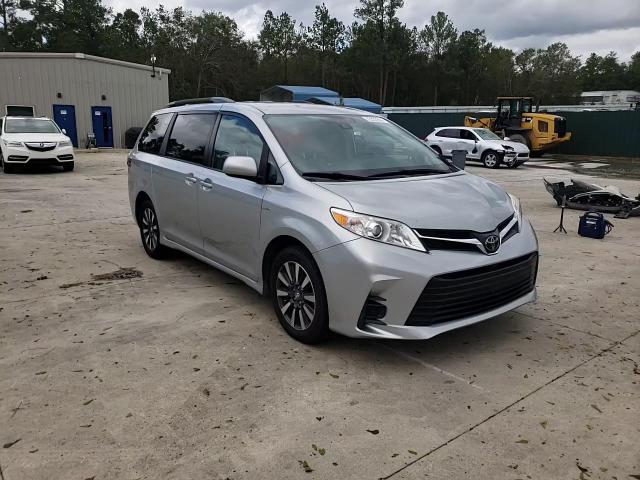 2019 TOYOTA SIENNA LE