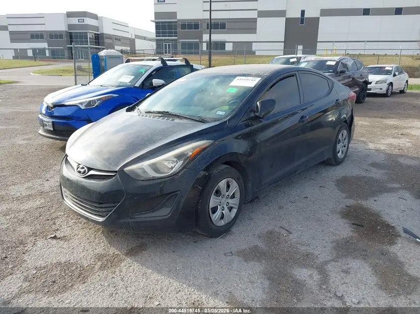 2016 HYUNDAI ELANTRA SE