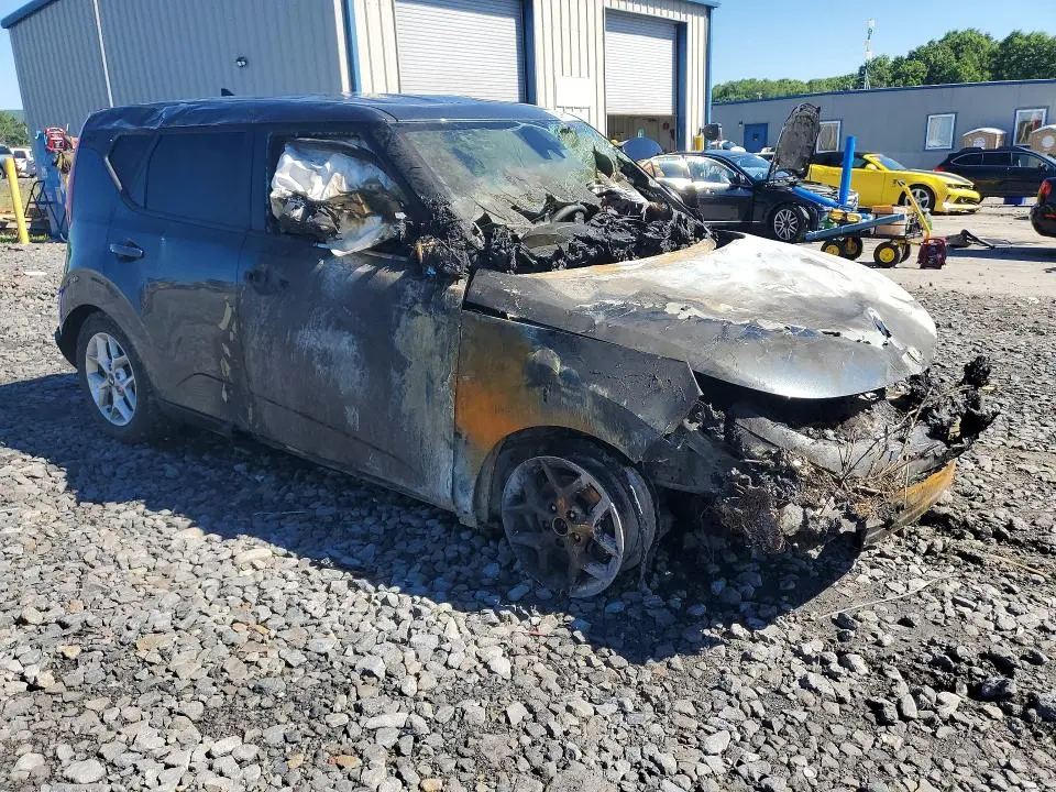 2021 KIA SOUL S  