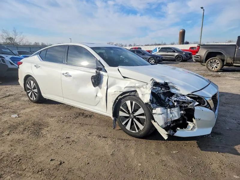 2019 NISSAN ALTIMA SV  