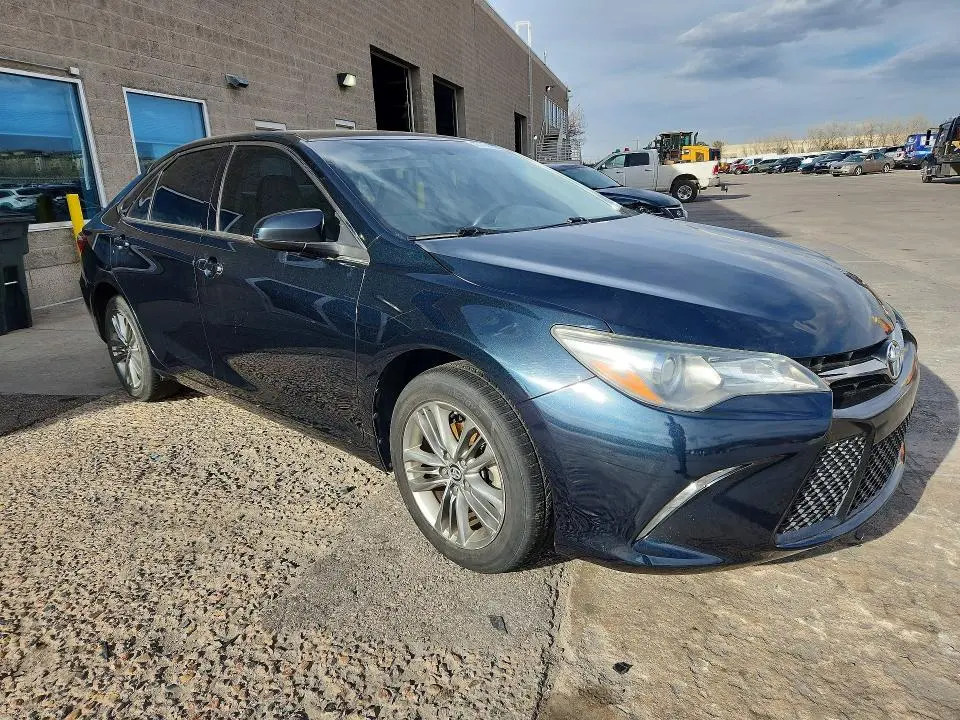 2016 TOYOTA CAMRY SE  