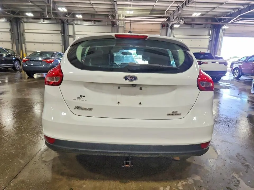 2016 FORD FOCUS SE  
