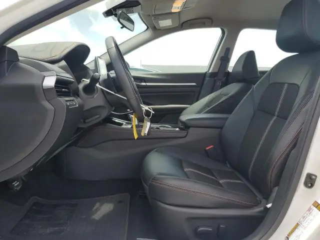 2024 NISSAN ALTIMA SR