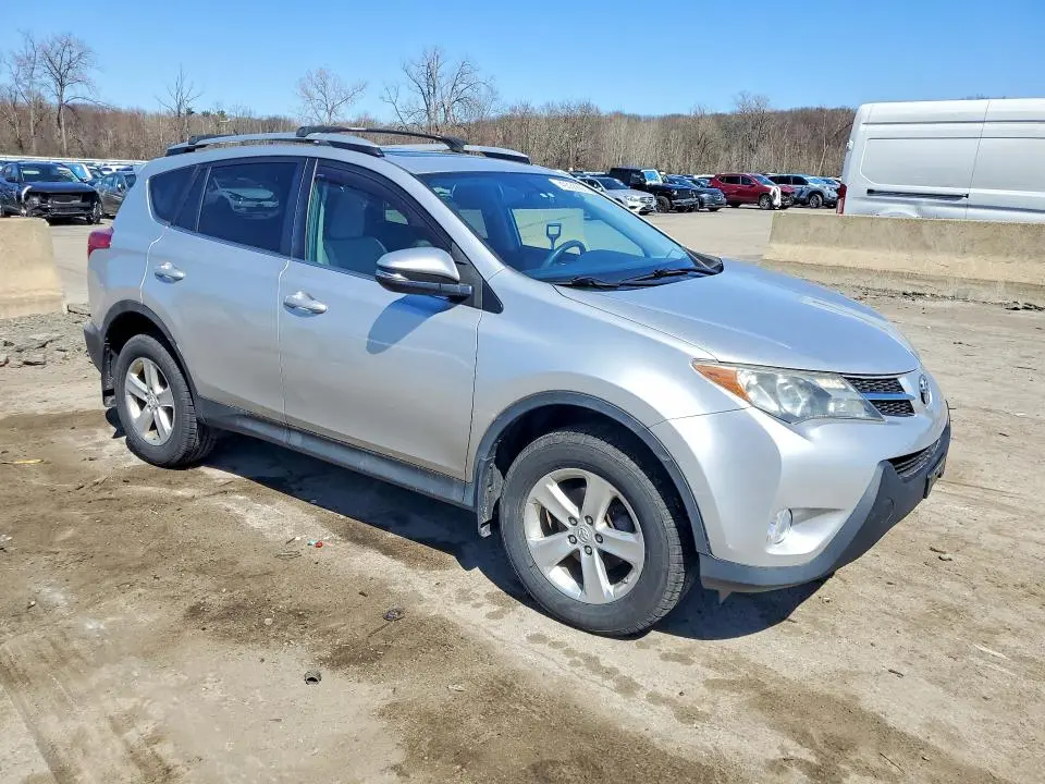 2014 TOYOTA RAV4 XLE  