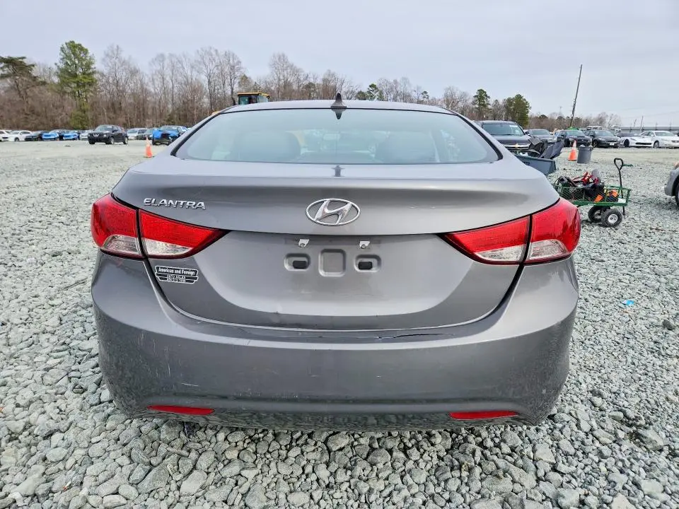2013 HYUNDAI ELANTRA GLS  