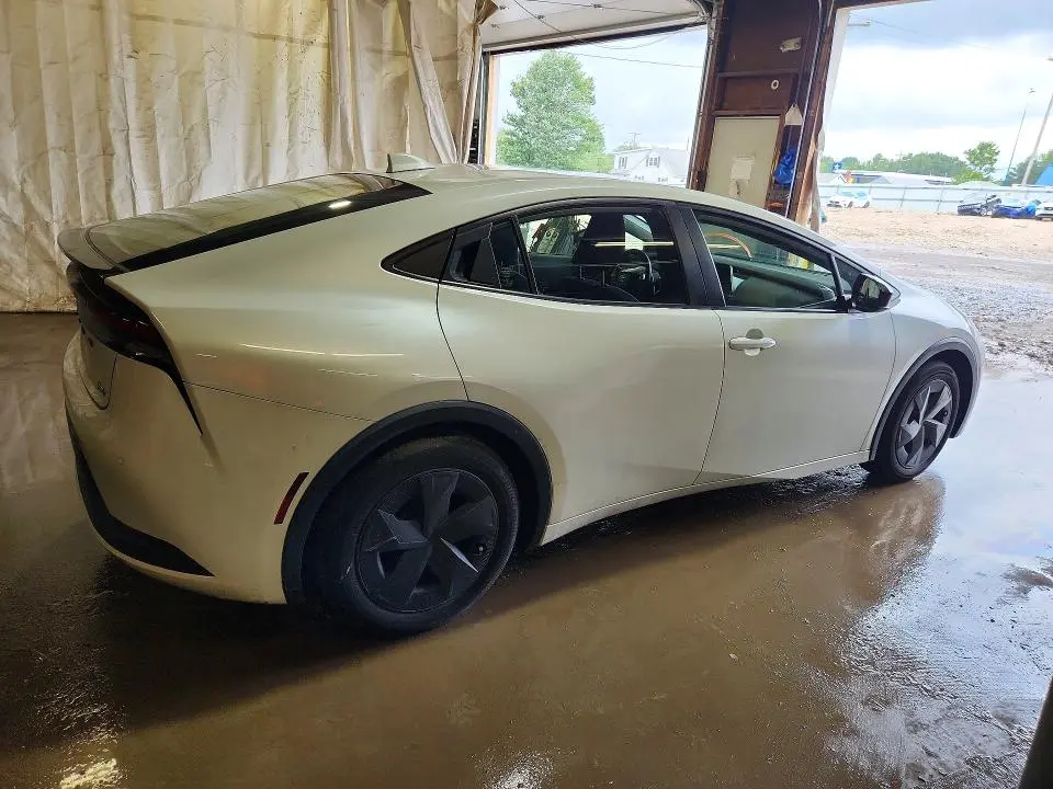 2023 TOYOTA PRIUS LE  