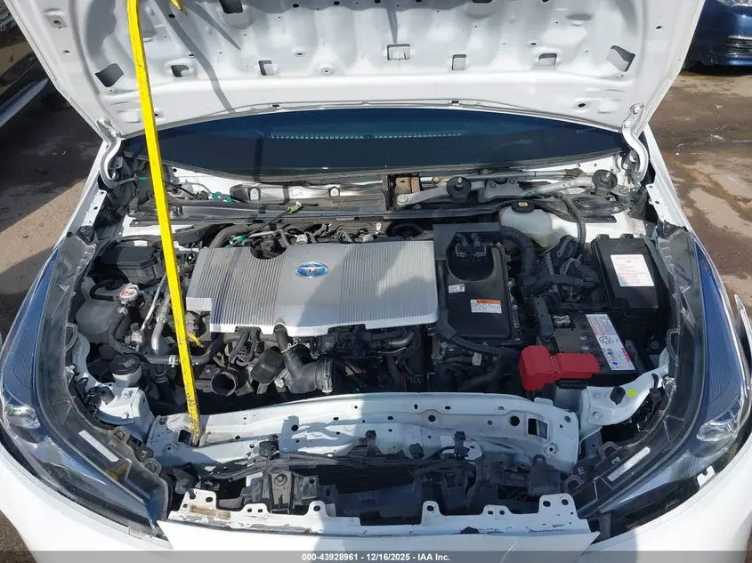 2022 TOYOTA PRIUS LE