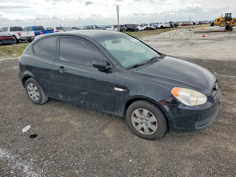 2010 HYUNDAI ACCENT GS  
