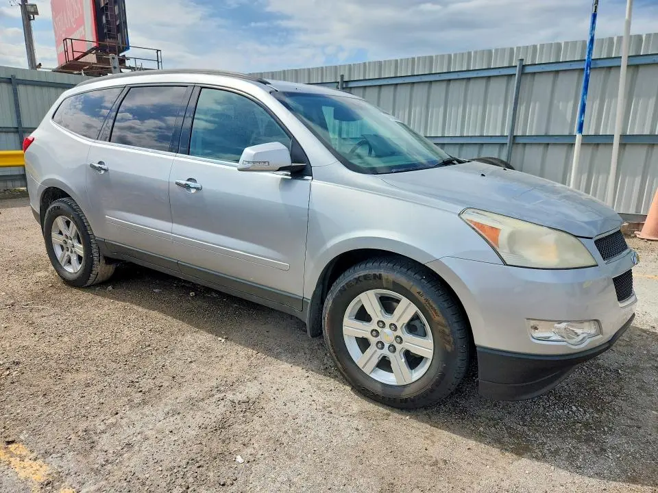 2011 CHEVROLET TRAVERSE LT  