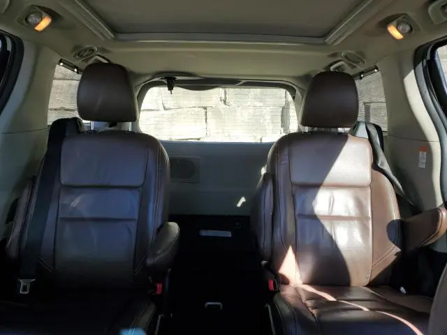 2015 TOYOTA SIENNA XLE  