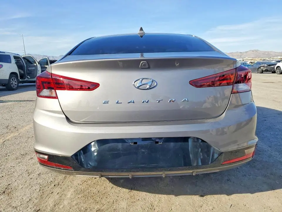 2020 HYUNDAI ELANTRA SEL  