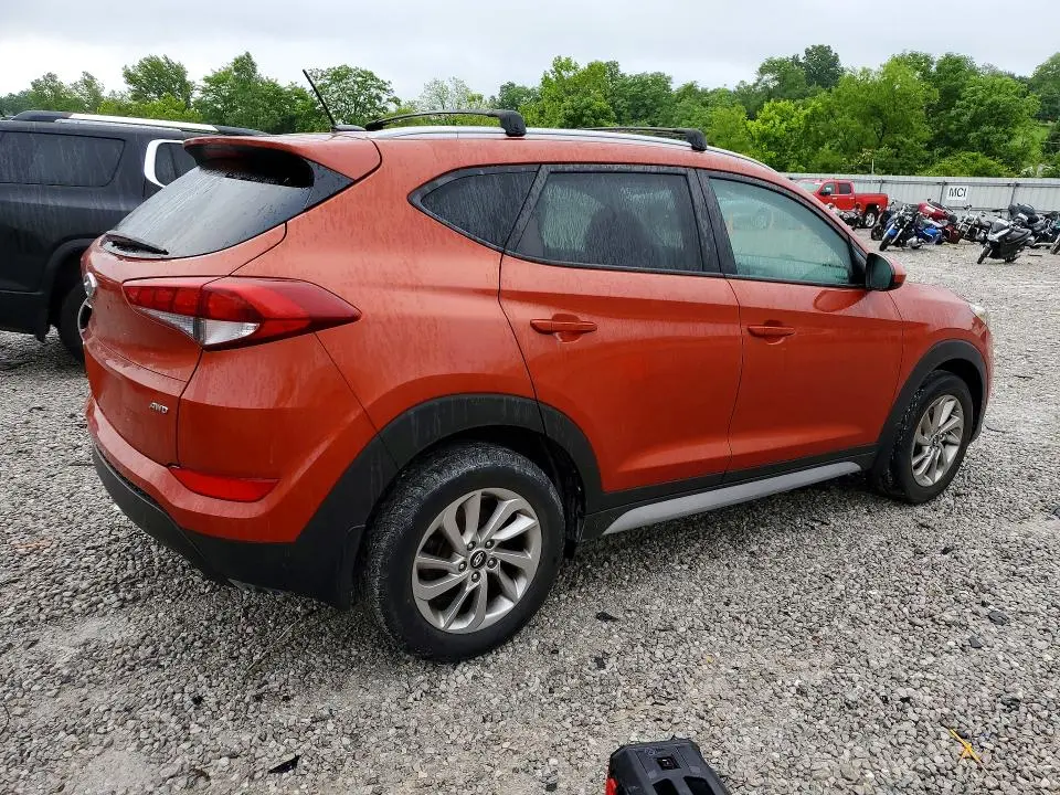 2017 HYUNDAI TUCSON SE  
