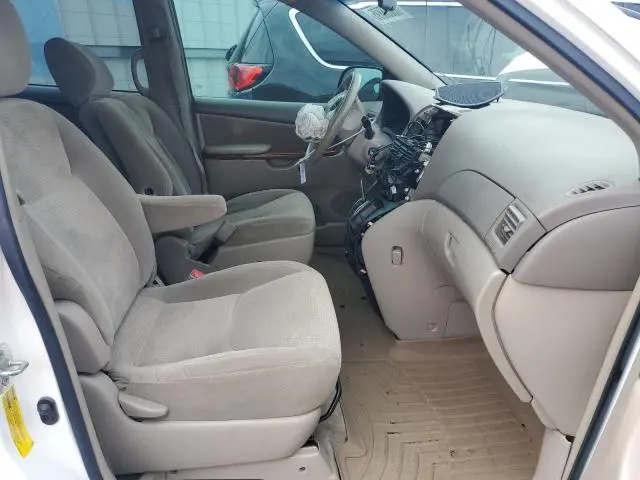 2010 TOYOTA SIENNA CE  