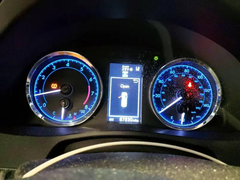 2017 TOYOTA COROLLA L  