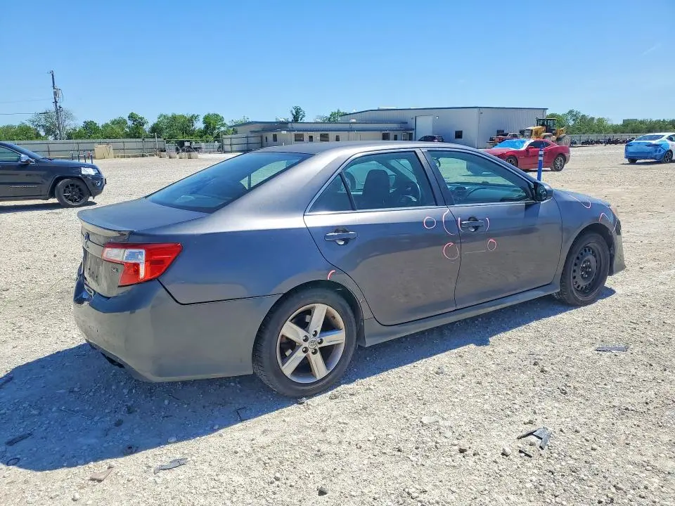 2014 TOYOTA CAMRY SE  
