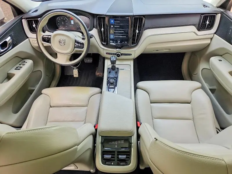 2018 VOLVO XC60 T5 INSCRIPTION  