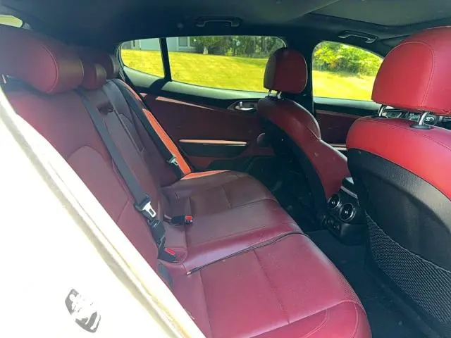 2019 KIA STINGER GT1  