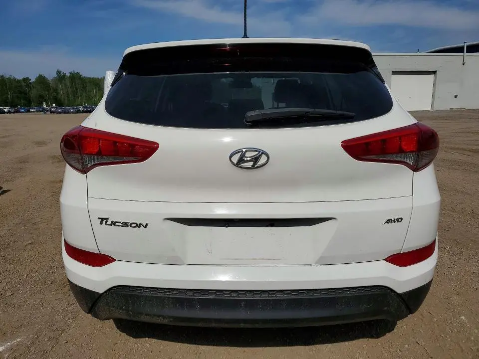 2016 HYUNDAI TUCSON SE  