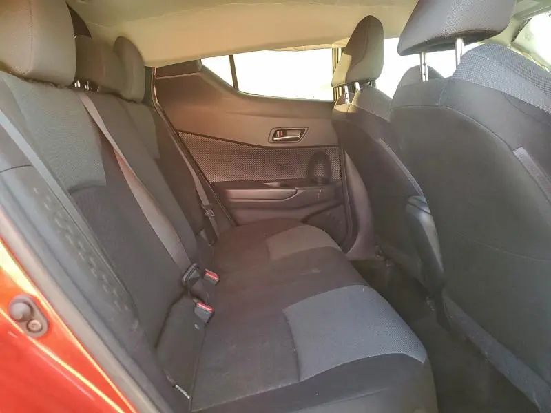 2020 TOYOTA C-HR XLE  