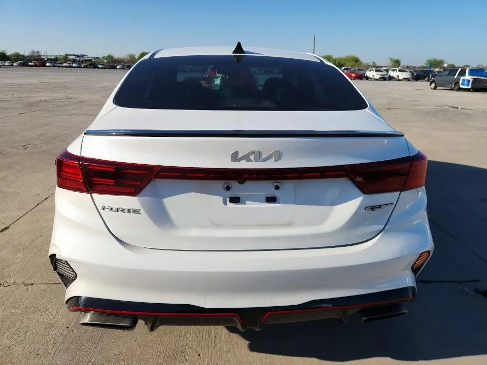2023 KIA FORTE GT  