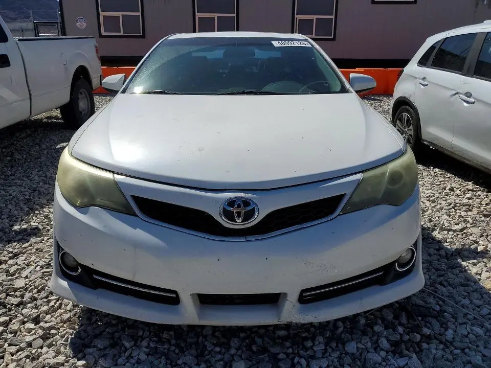2013 TOYOTA CAMRY SE  