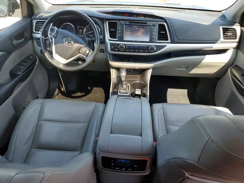 2019 TOYOTA HIGHLANDER XLE  