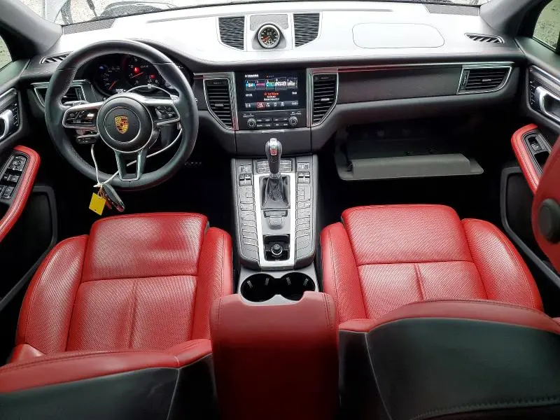 2018 PORSCHE MACAN GTS  