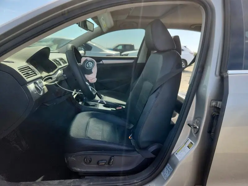 2013 VOLKSWAGEN PASSAT SE  