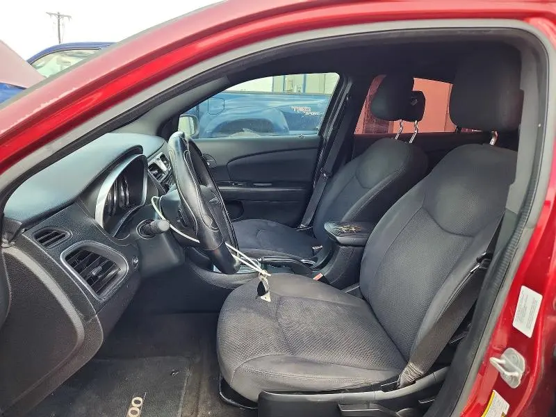 2013 CHRYSLER 200 LX  