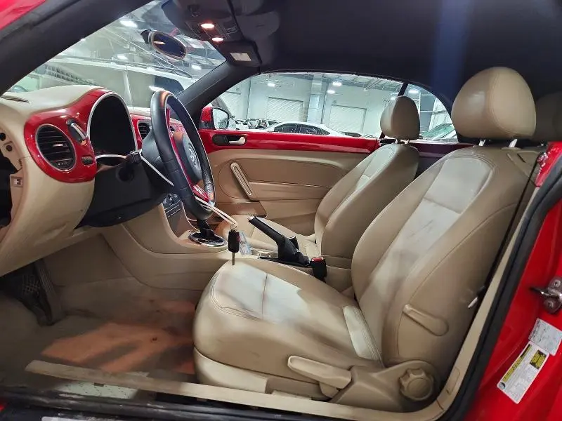 2013 VOLKSWAGEN BEETLE   