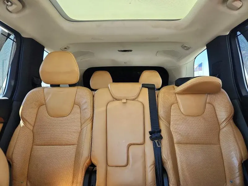 2016 VOLVO XC90 T6  