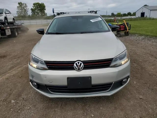 2011 VOLKSWAGEN JETTA SEL  