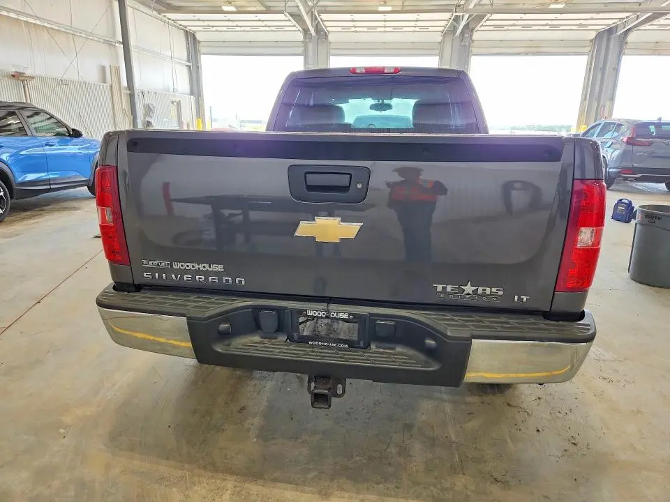 2011 CHEVROLET SILVERADO C1500 LT  