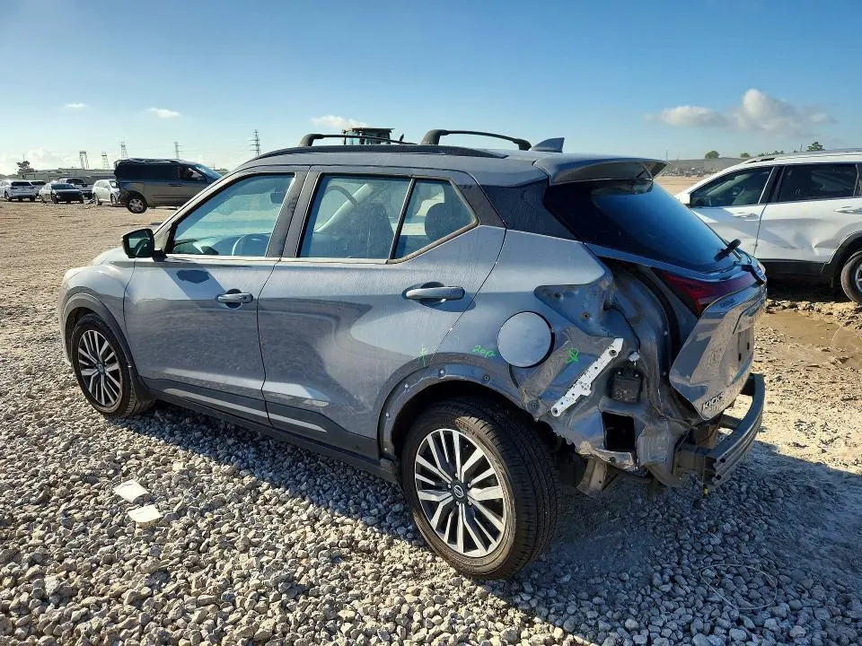 2021 NISSAN KICKS SR  